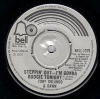 STEPPIN OUT-I'M GONNA BOOGIE TONIGHT / SHE CAN'T HOLD A CANDLE TO YOU